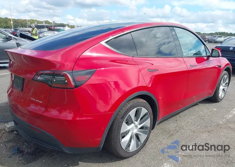 2022 Tesla Model Y Long Range Dual Motor All-Wheel Drive z USA, uszkodzony, nr VIN 7SAYGDEE1NF441562
